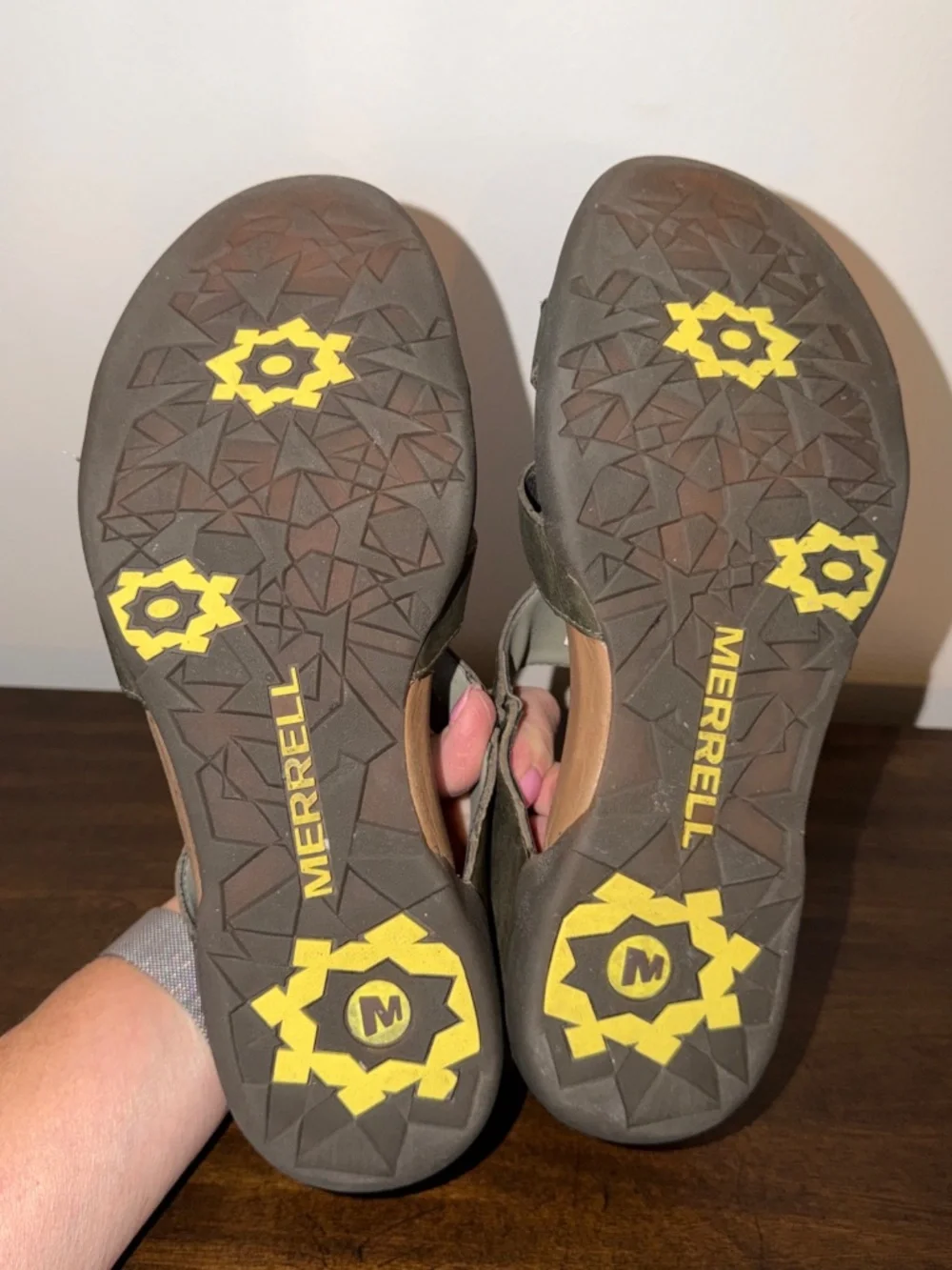 Merrell Women’s Flaxen Olive Leather Sandals Size 9 Outdoors Walking